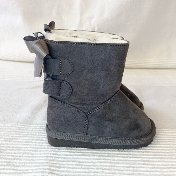 Ugg Style Boots With Bows by Joe Fresh - Picture 10 of 11